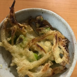 揚げ焼きでラクラク★玉ねぎと枝豆のかき揚げ